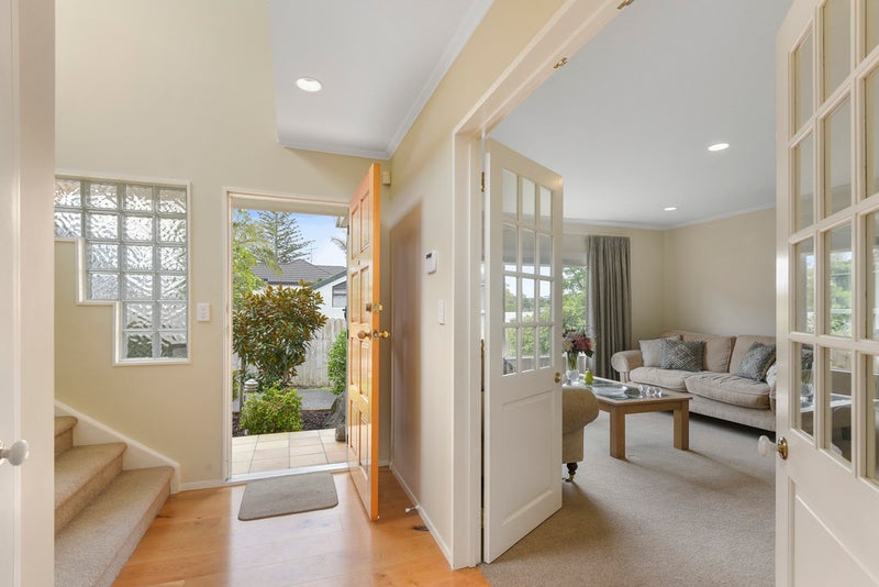2/16 Rutherford Terrace, Meadowbank, Auckland - Carousel 2
