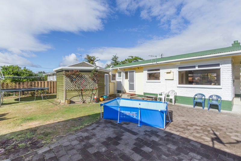 106 Lewis Street, Glenview, Hamilton - Carousel 2