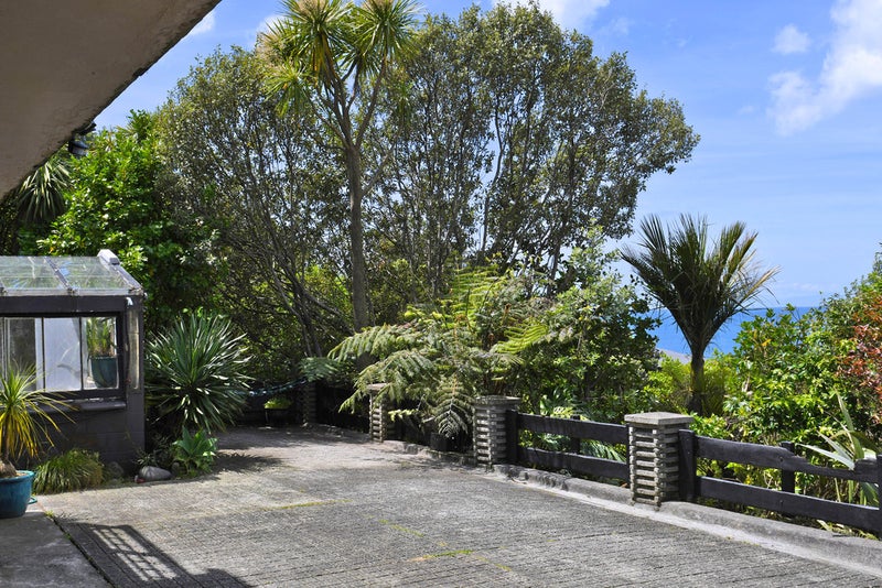 17 Wonderview Road, Leigh, Leigh - Carousel 25