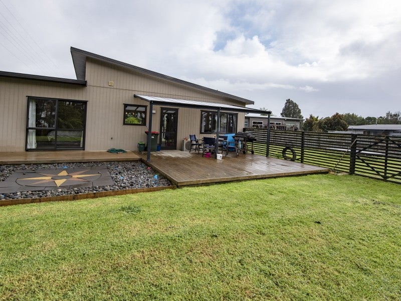 8 Dunbar Place, Highlands Park, New Plymouth - Carousel 15