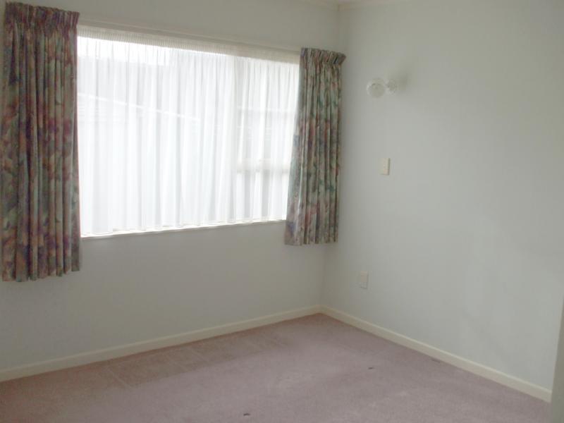 1/18 Richmond Grove, Woburn, Lower Hutt - Carousel 20