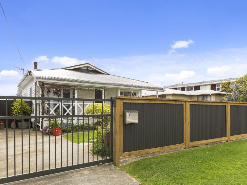 11 Douglas Street, Waiwhetu, Lower Hutt - Carousel 1
