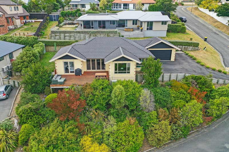 6 Sedbergh Place, Westmorland, Christchurch - Carousel 2