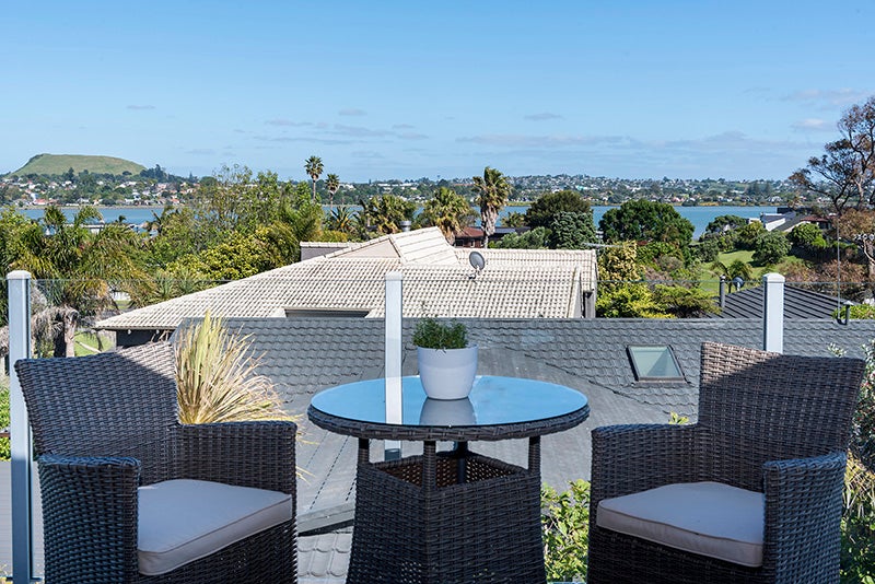 6 Caithness Place, Farm Cove, Auckland - Carousel 1