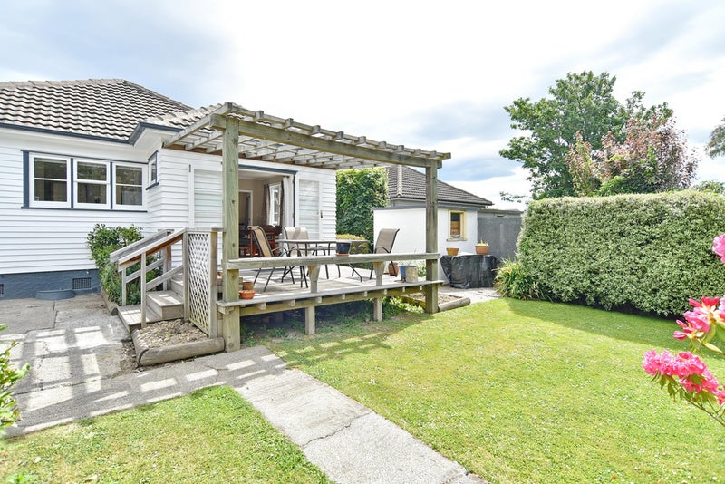 18 Pitcairn Crescent, Bryndwr, Christchurch - Carousel 1