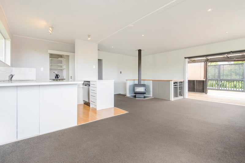 9 Glenfinn Place, Massey, Auckland - Carousel 2