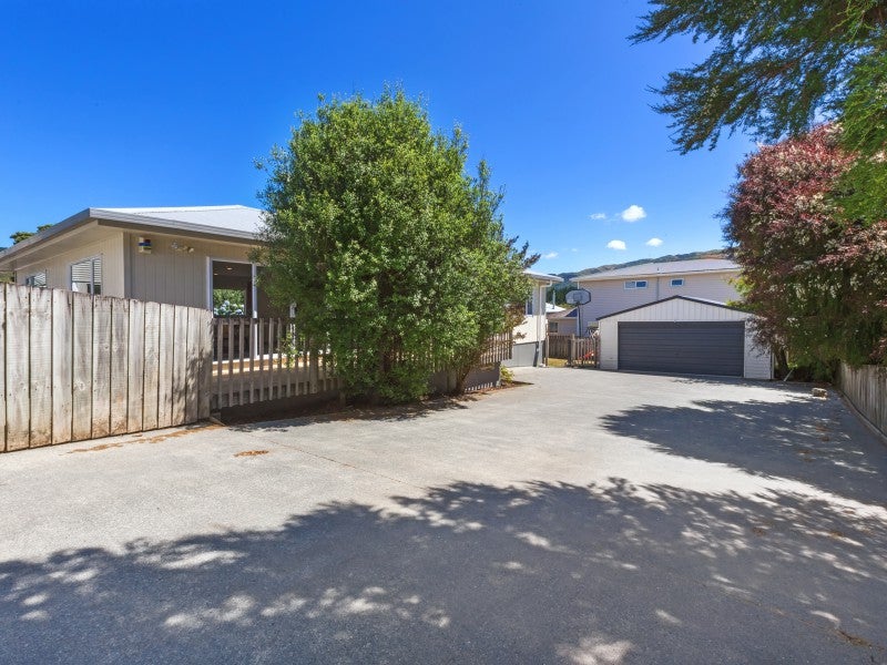 12 Kivell Street, Rānui, Porirua - Carousel 1