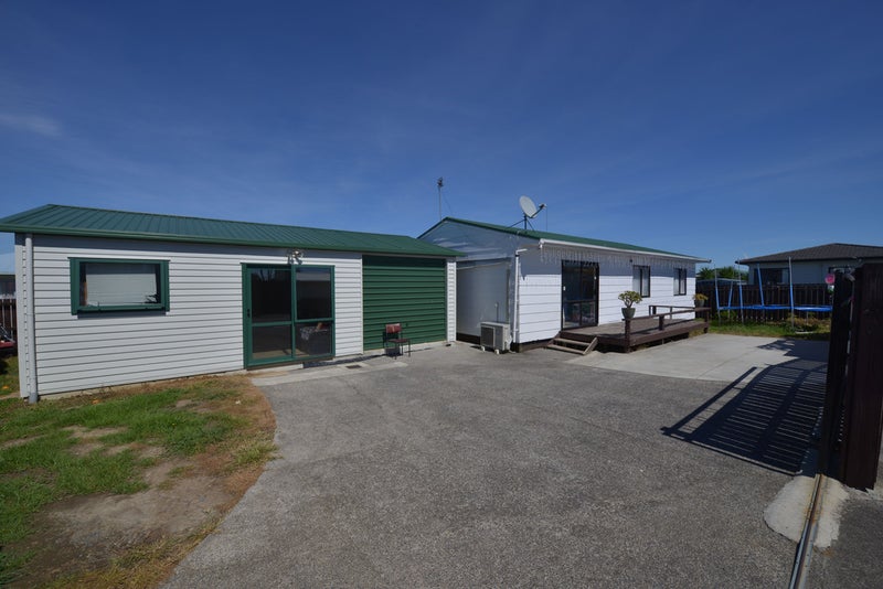 2/83 Templeton Place, Clendon Park, Auckland - Carousel 2