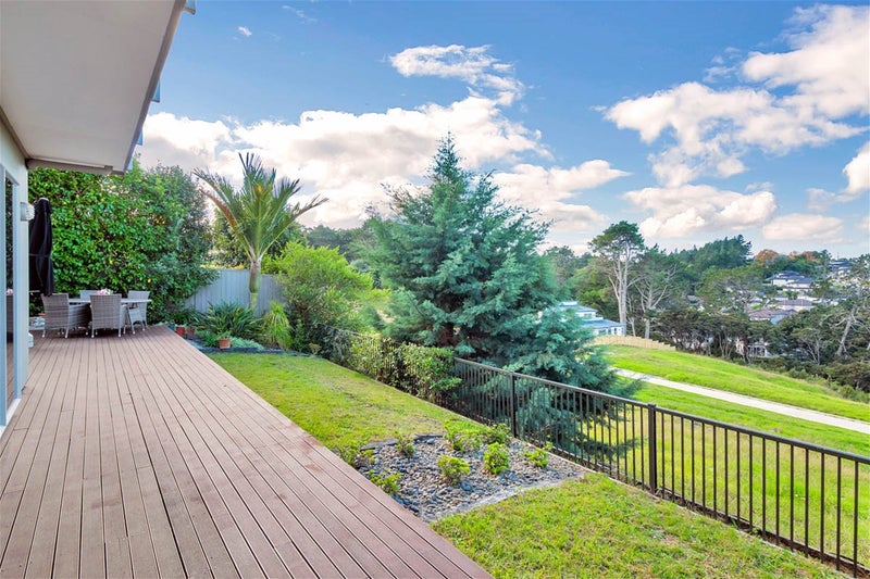 51 Rising Parade, Fairview Heights, Auckland - Carousel 2