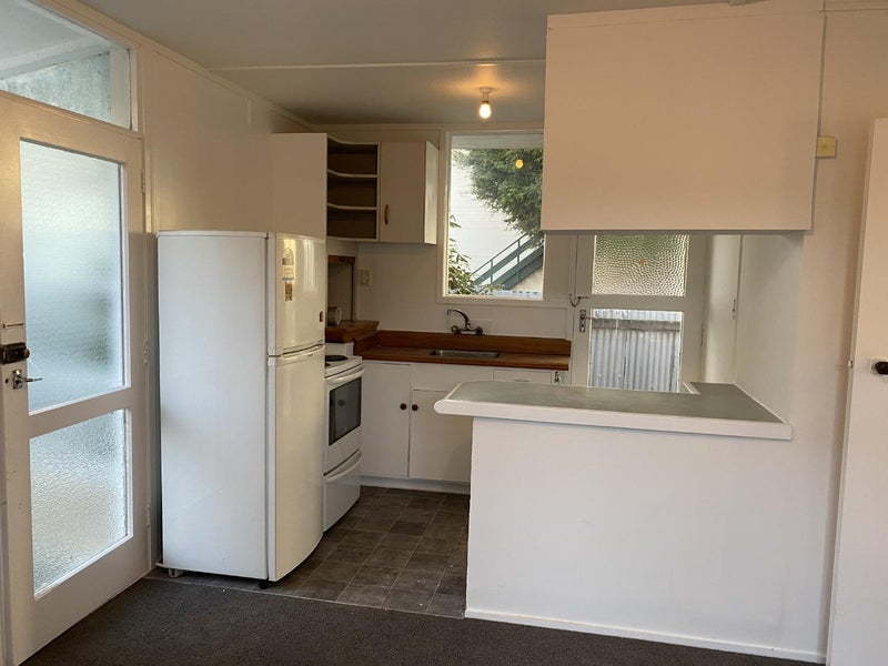 1/12 Wood Street, Wallaceville, Upper Hutt - Carousel 2