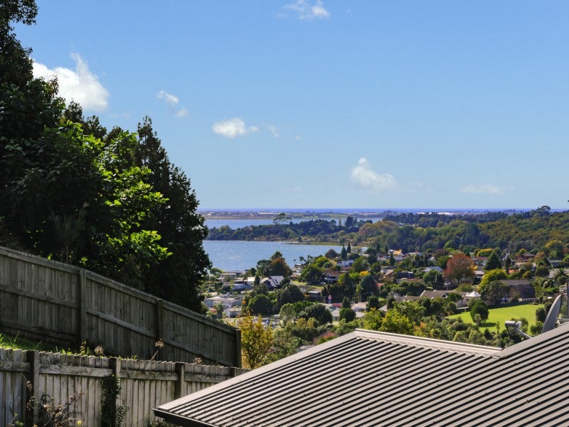 28A Philomel Crest, Welcome Bay, Tauranga - Carousel 2