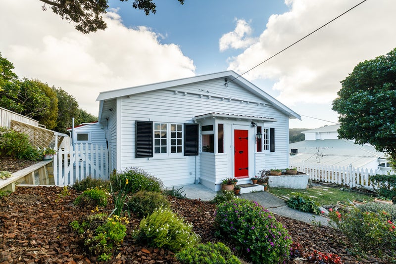 8 Messines Road, Karori, Wellington - Carousel 2