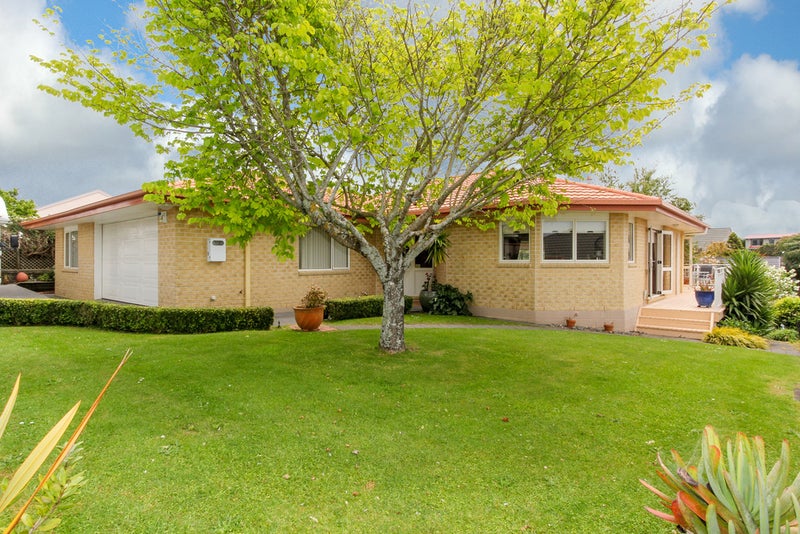 3 Ashmore Drive, Frankleigh Park, New Plymouth - Carousel 1