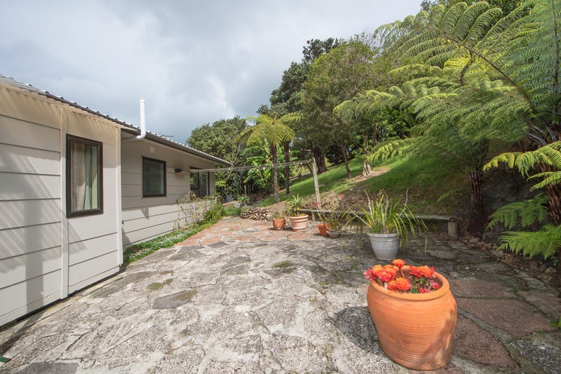 29 Beresford Avenue, Surfdale, Waiheke Island - Carousel 15