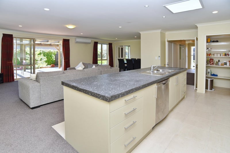 33 Mataroa Place, Parklands, Christchurch - Carousel 2