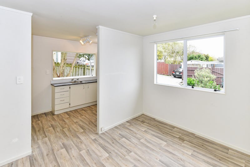 1/25 Silver Creek Road, Weymouth, Auckland - Carousel 2