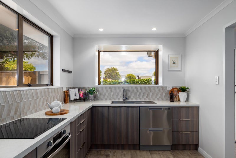 51 Arcon Drive, Broomfield, Christchurch - Carousel 2