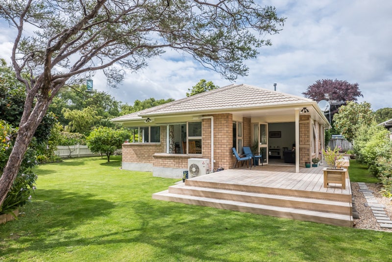 4 Kaikomako Road, Waikanae - Carousel 1