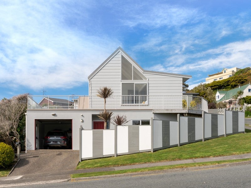 9 Nalanda Crescent, Broadmeadows, Wellington - Carousel 1