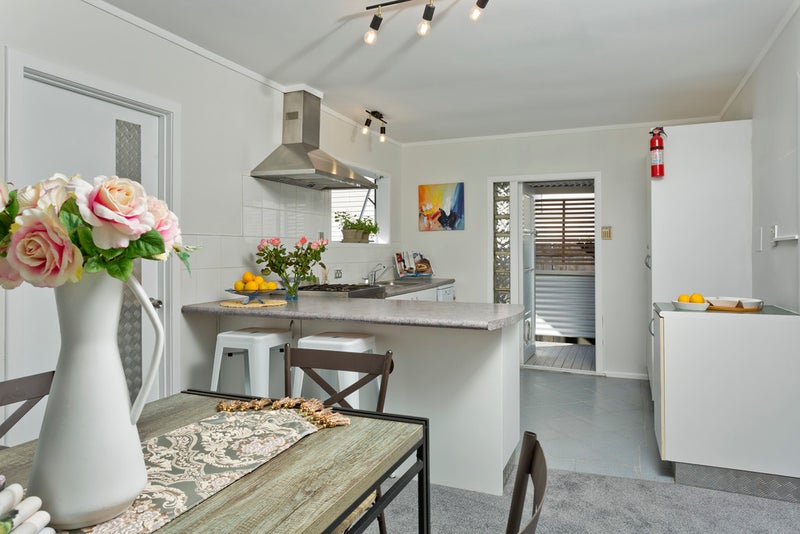 1/87 Island Bay Road, Beach Haven, Auckland - Carousel 1