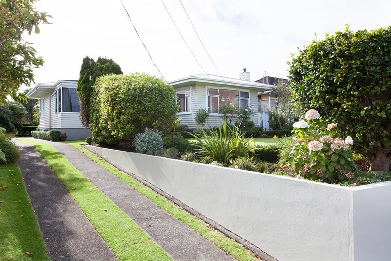 33 Ropiha Street, Fitzroy, New Plymouth - Carousel 1