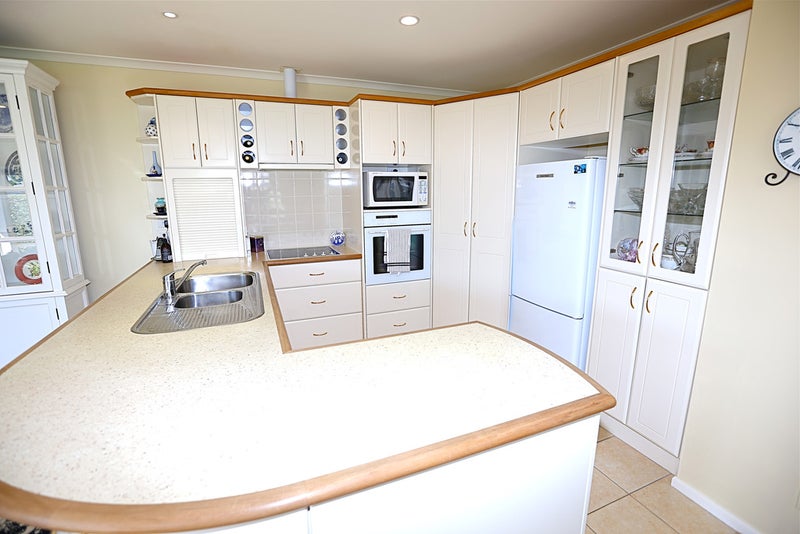 53 Newbliss Crescent, East Tamaki Heights, Auckland - Carousel 2