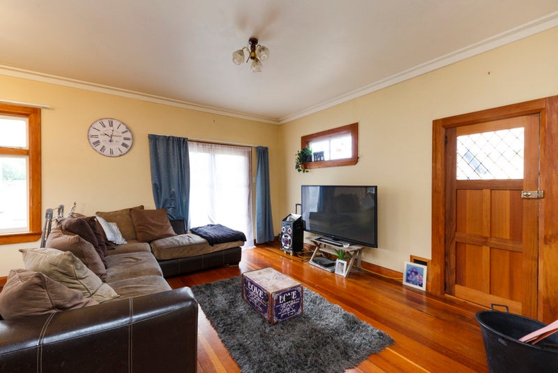 33 Kingswood Street, Takaro, Palmerston North - Carousel 2