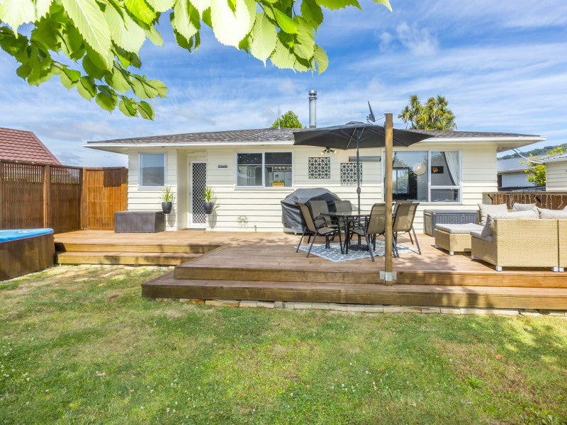 16 Omaha Grove, Totara Park, Upper Hutt - Carousel 24