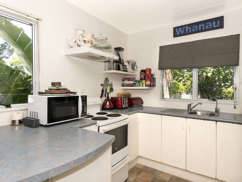 3 Edelsten Place, Tamarau, Gisborne - Carousel 2