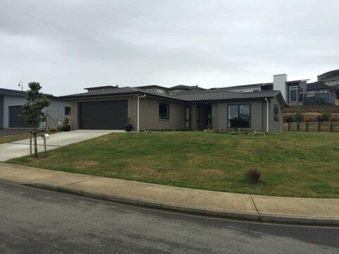 5 Wangapeka Way, Aotea, Porirua - Carousel 1