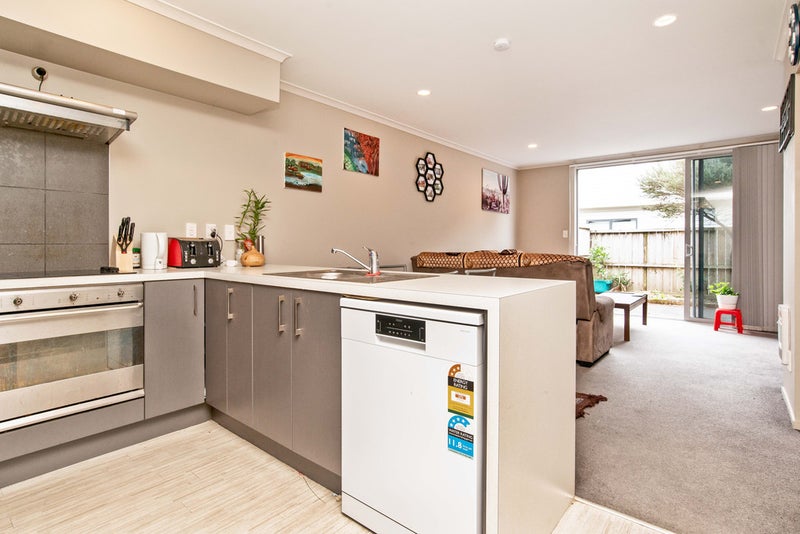 9D Denver Place, Hamilton East, Hamilton - Carousel 2