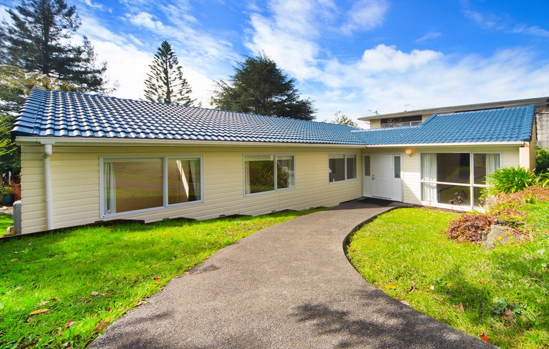 38 Girrahween Drive, Totara Vale, Auckland - Carousel 1