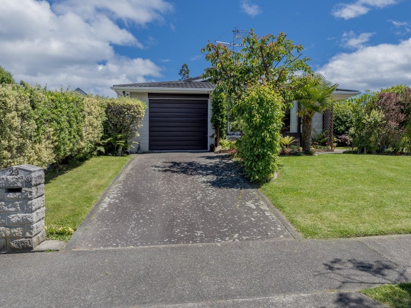 29 Rosebank GR, Waikanae, Waikanae - Carousel 2