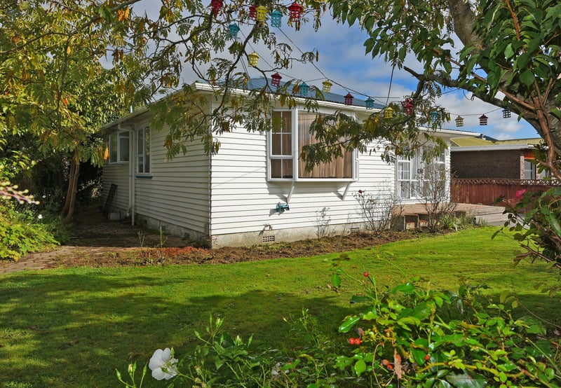 17 Routley Crescent, Elderslea, Upper Hutt - Carousel 2