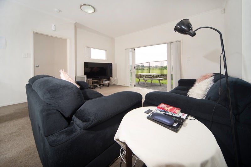 14 Mulvaney Crescent, Henderson, Auckland - Carousel 2