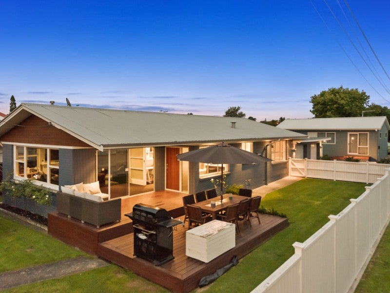 32 Storey Avenue, Forest Lake, Hamilton - Carousel 1