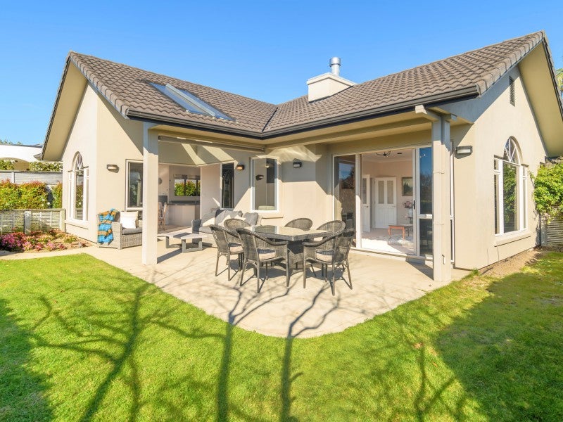 10 Harbelle Close, Bethlehem, Tauranga - Carousel 1