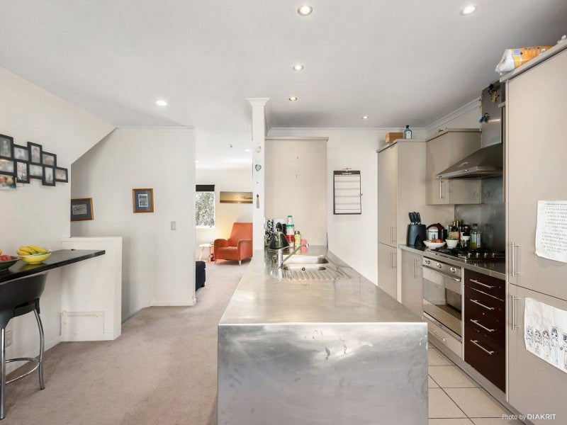 54/305 Evans Bay Parade, Hataitai, Wellington - Carousel 2