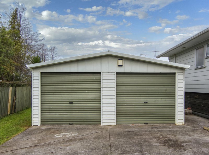16 Mile Place, Henderson, Auckland - Carousel 20