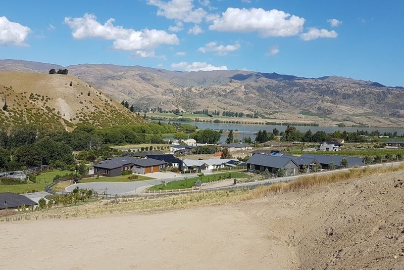 1 Velden Place, Lowburn - Carousel 1