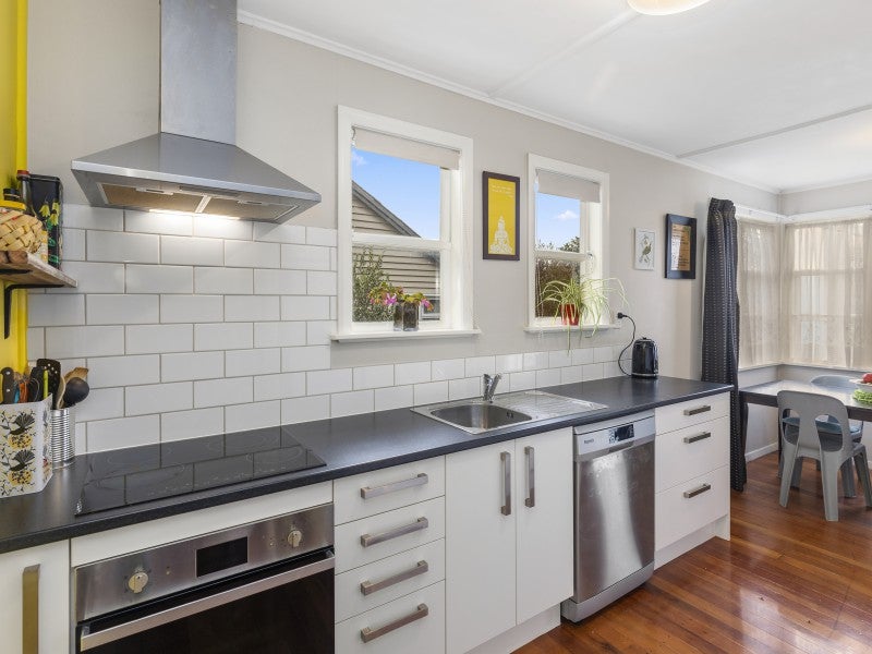 76 Wilkie Crescent, Naenae, Lower Hutt - Carousel 2