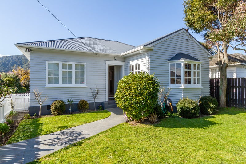 1/39 Leighton Avenue, Waiwhetu, Lower Hutt - Carousel 1