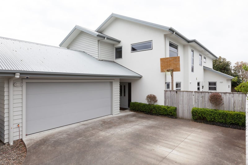 25 Richmond Street, Fitzroy, New Plymouth - Carousel 1