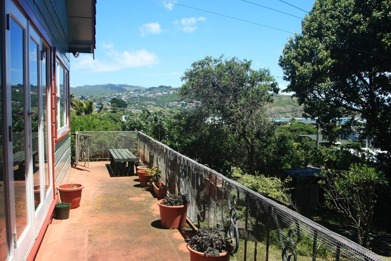 20 Whanake Street, Titahi Bay, Porirua - Carousel 2