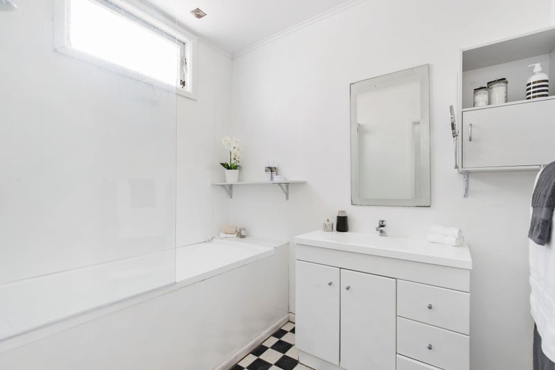 3 Busaco Road, Hataitai, Wellington - Carousel 19