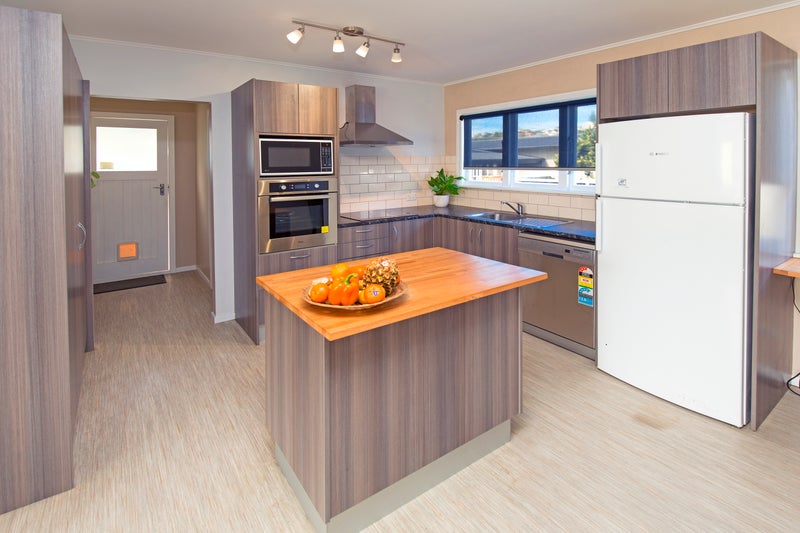 7 Langton Road, Stanmore Bay, Whangaparaoa - Carousel 2