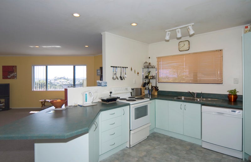 10 Carl Place, Unsworth Heights, Auckland - Carousel 2