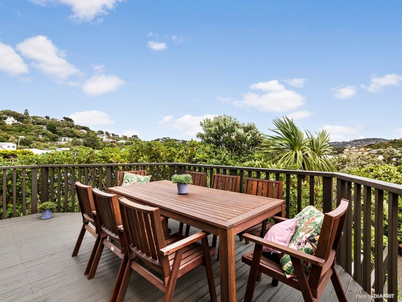8 Greenview Way, Miramar, Wellington - Carousel 2