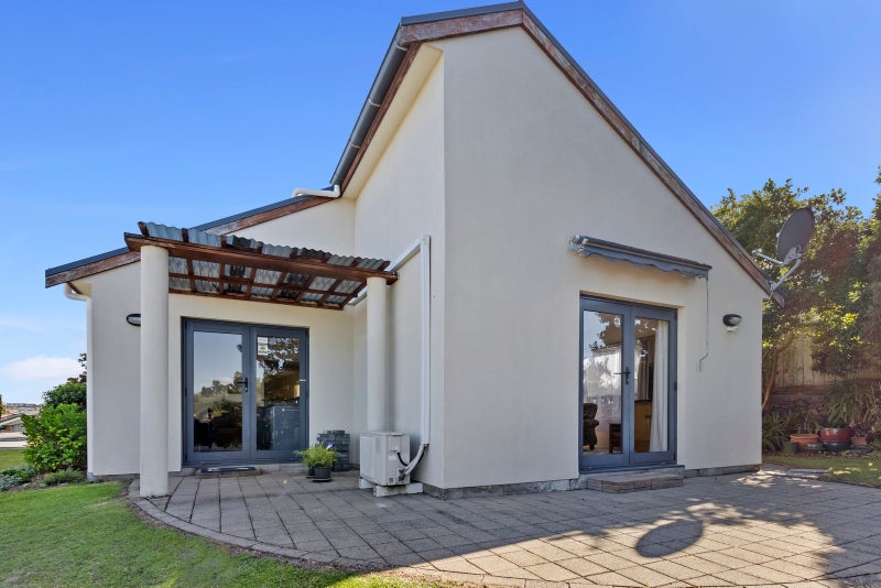 4 Pointon Glade, Grandview Heights, Hamilton - Carousel 2