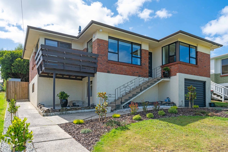 85 Elwyn Crescent, Green Island, Dunedin - Carousel 1